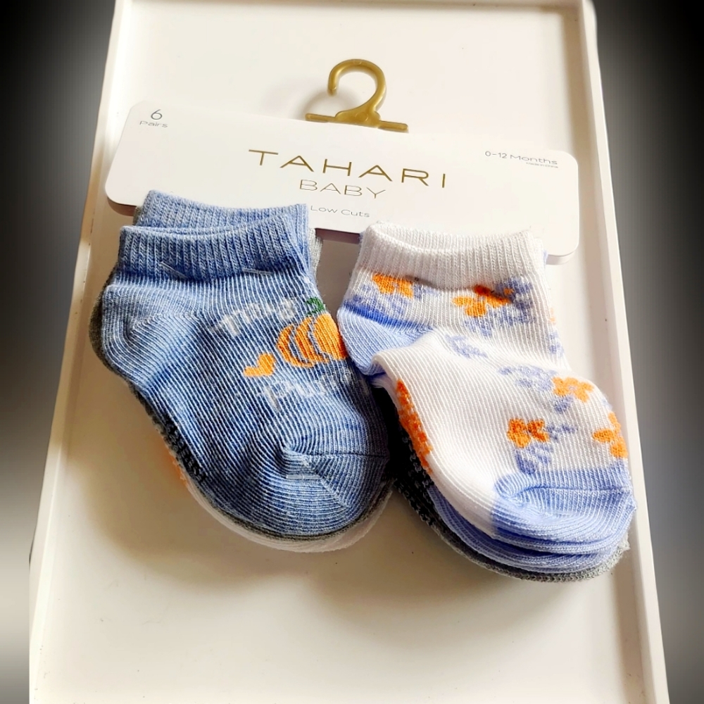 NWT TAHARI 6-pk BABY LOW ANKLE SOCKS SIZE 0-12 MONTHS!